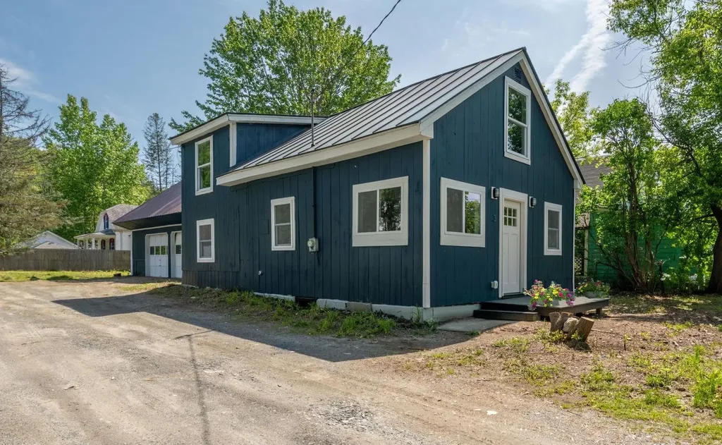 3 Albion Avenue Claremont NH 03743