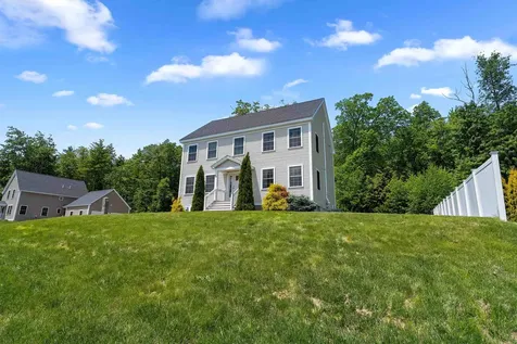 33 Thatcher Way Barrington NH 03825