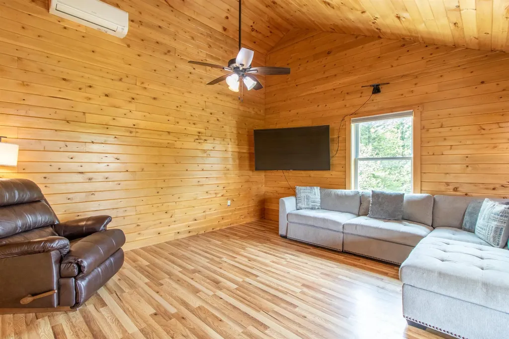 376 Belfry Road Hardwick VT 05836