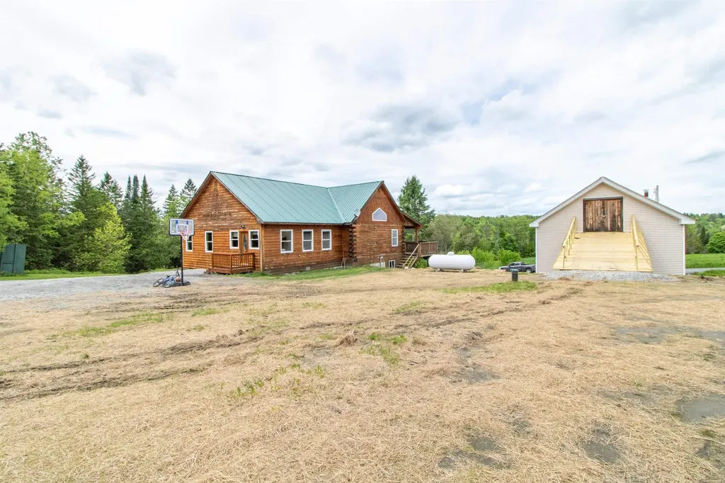 376 Belfry Road Hardwick VT 05836