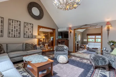 77 Schanda Drive Newmarket NH 03857