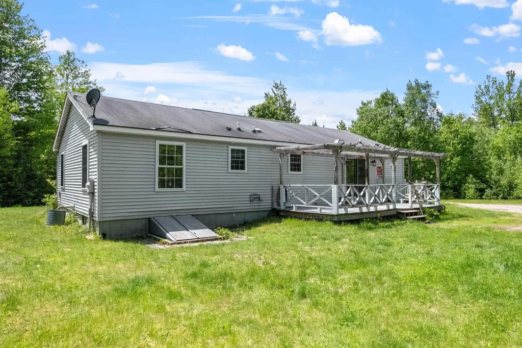 71 Aspen Lane Danbury NH 03230