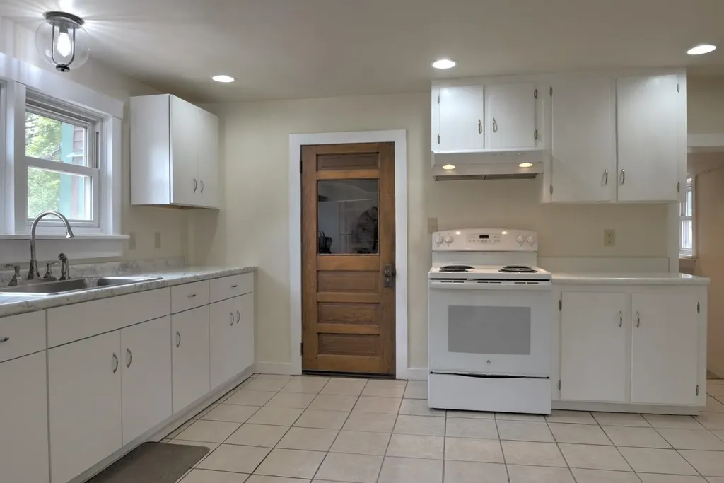 125 Westport Village Road Swanzey NH 03446