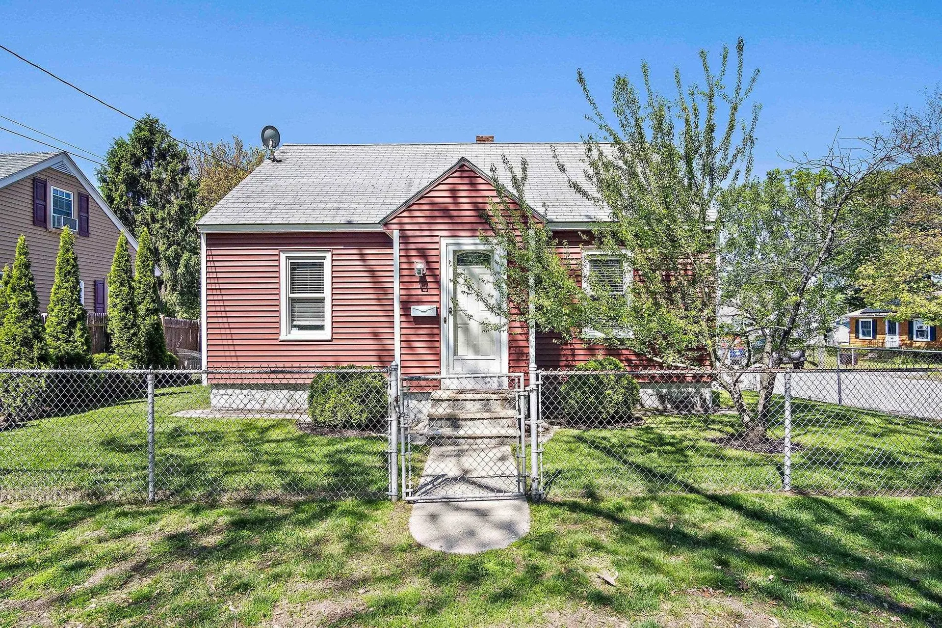 159 S Lincoln Street Manchester NH 03103