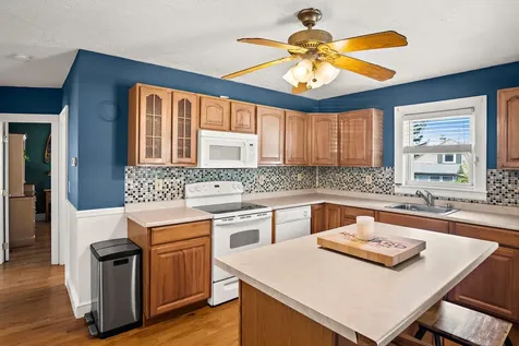 159 S Lincoln Street Manchester NH 03103