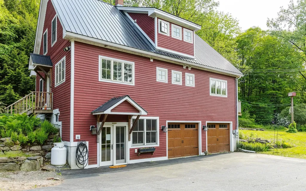 405 Lovers Lane Charlestown NH 03603