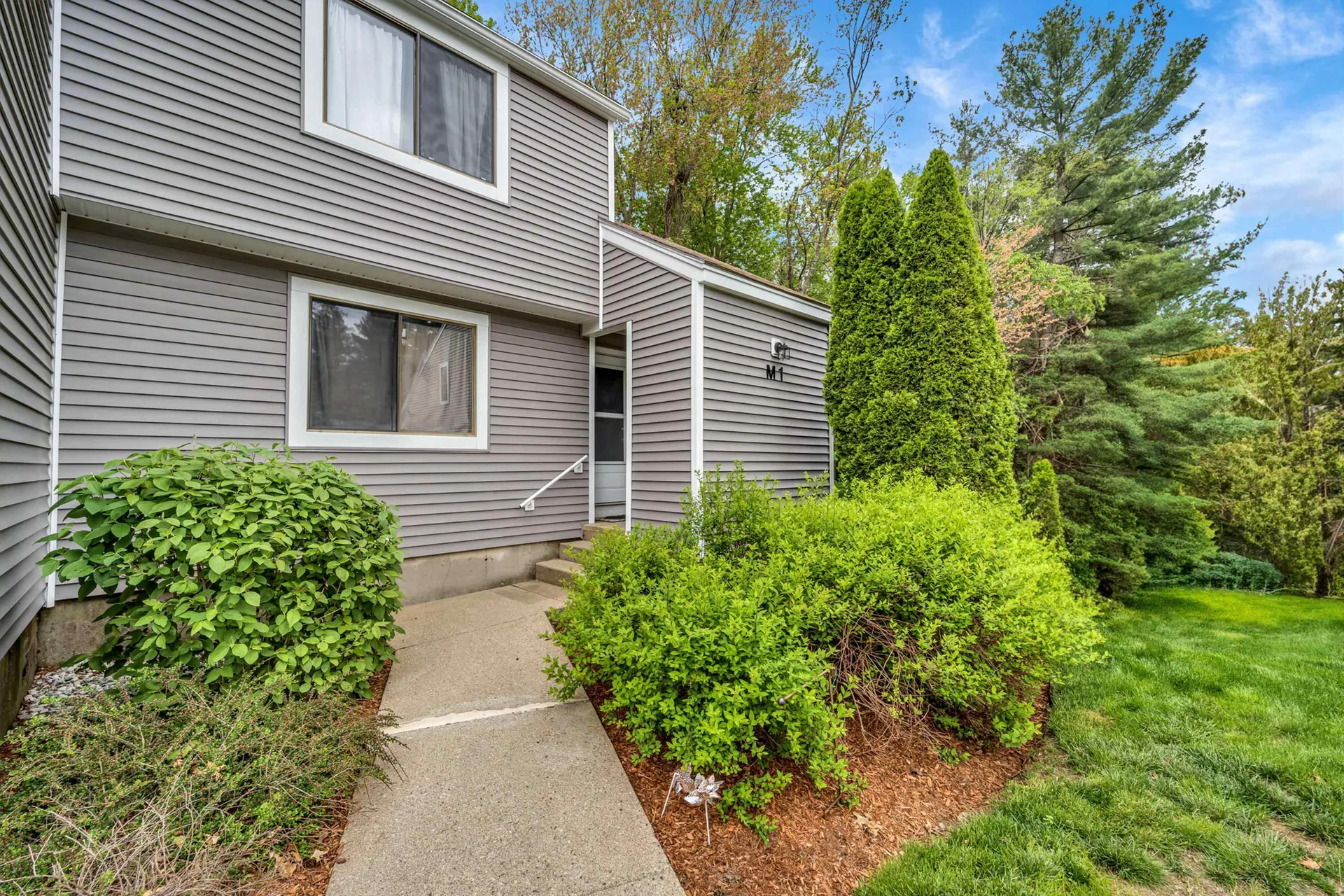 1 Snow Circle Nashua NH 03062