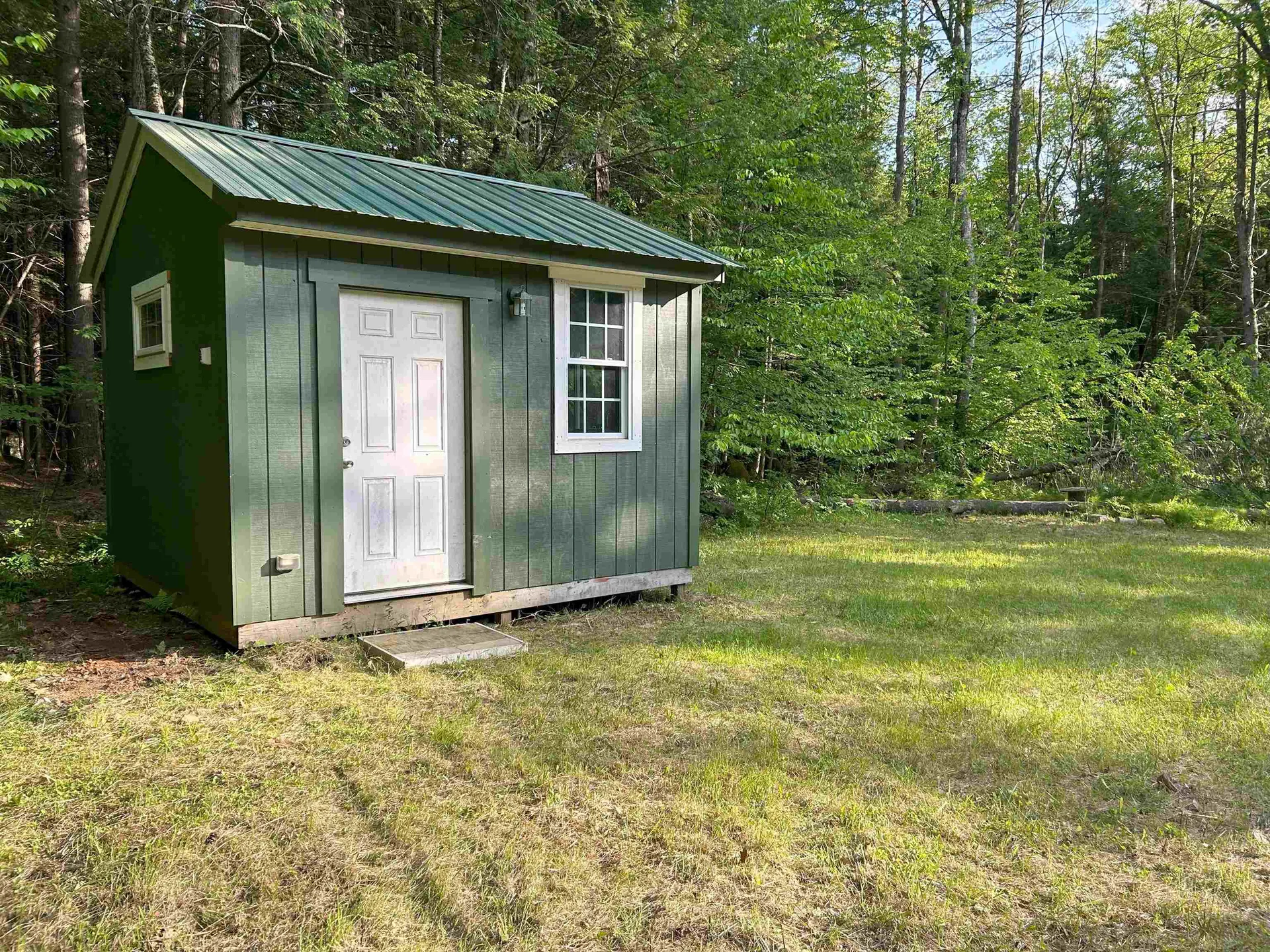 9 Hillside Street Hillsborough NH 03244