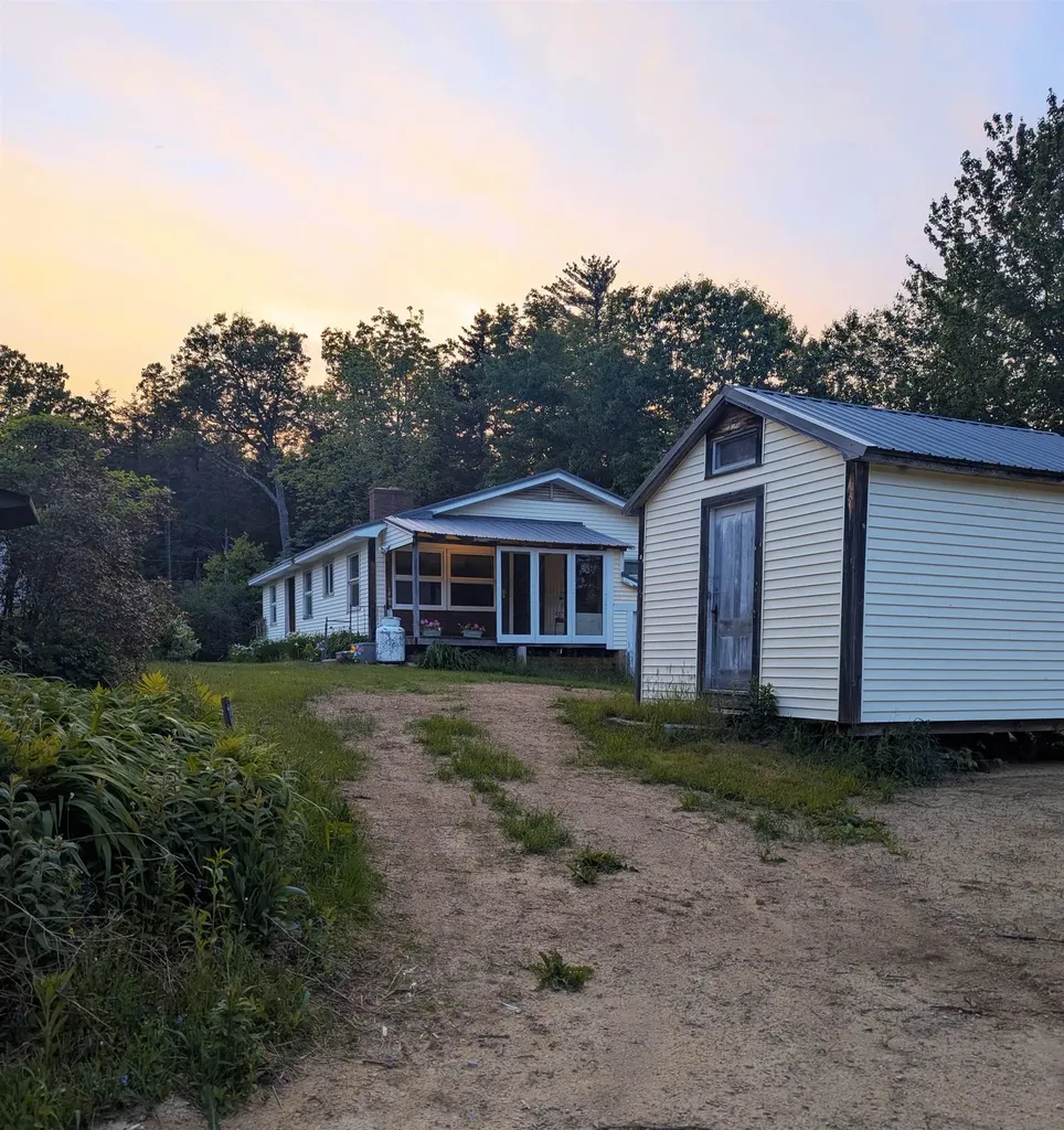 1580 Nh Route 129 Loudon NH 03307