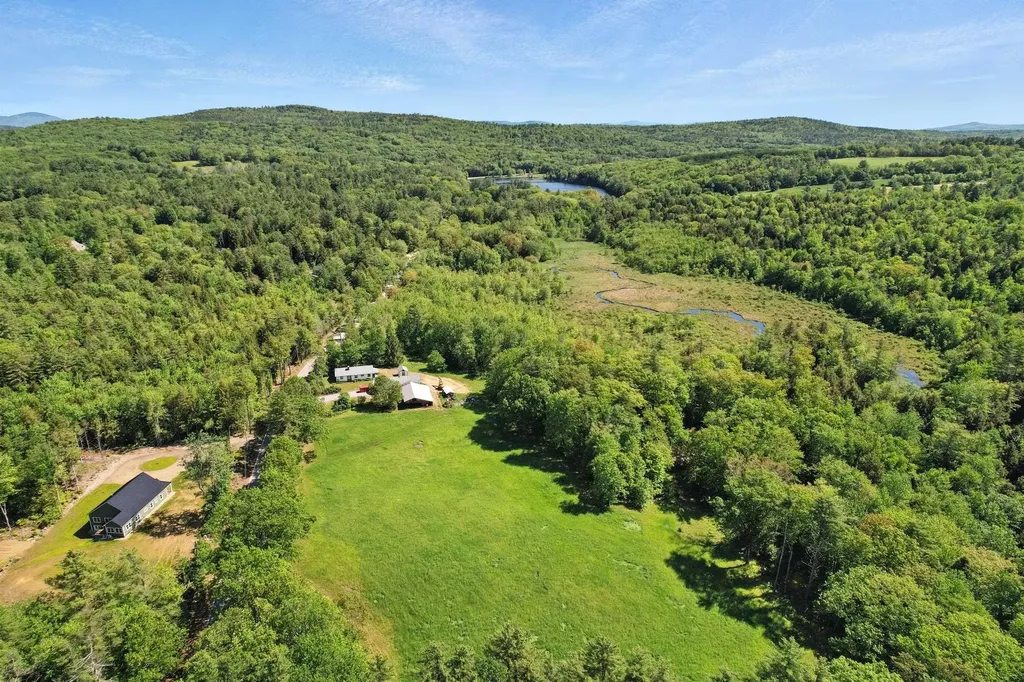 1580 Nh Route 129 Loudon NH 03307