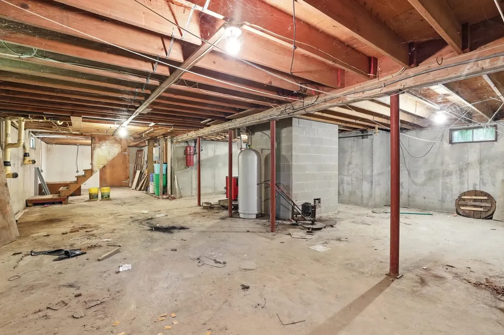 1580 Nh Route 129 Loudon NH 03307