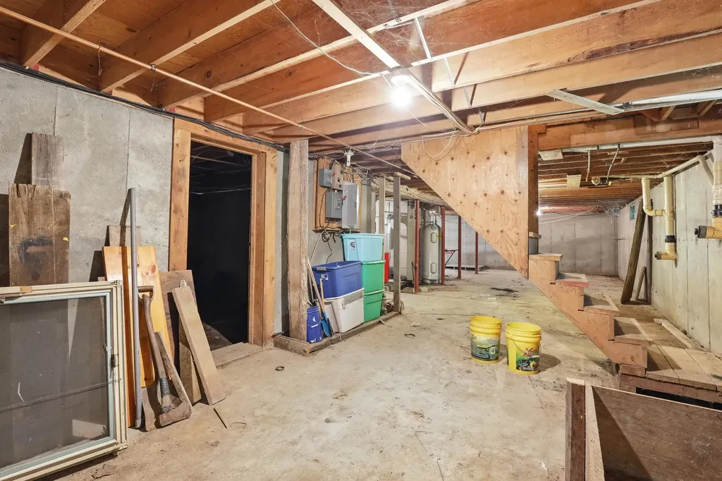 1580 Nh Route 129 Loudon NH 03307