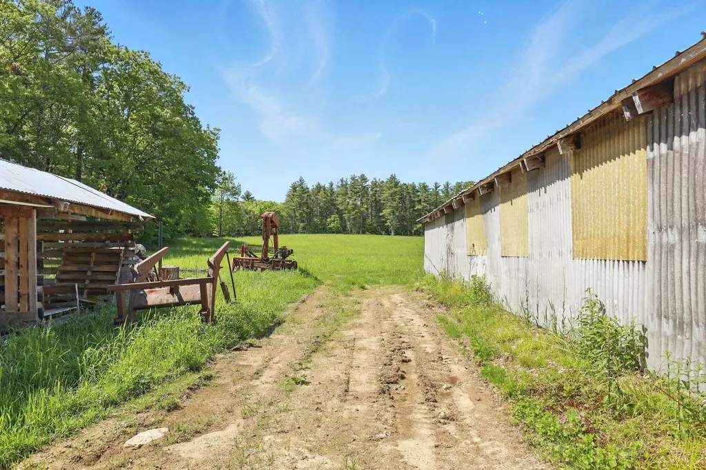 1580 Nh Route 129 Loudon NH 03307