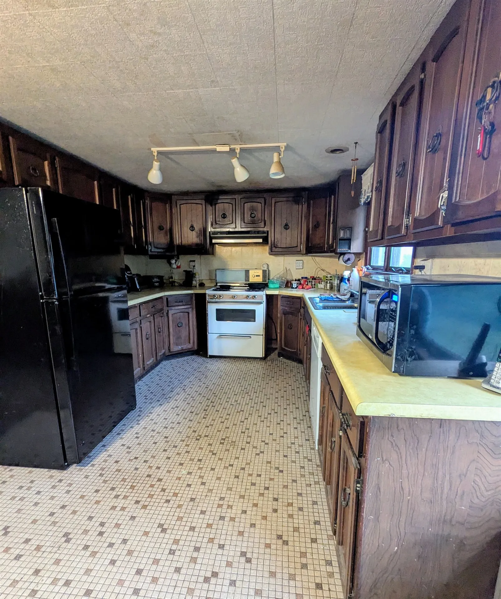 1580 Nh Route 129 Loudon NH 03307