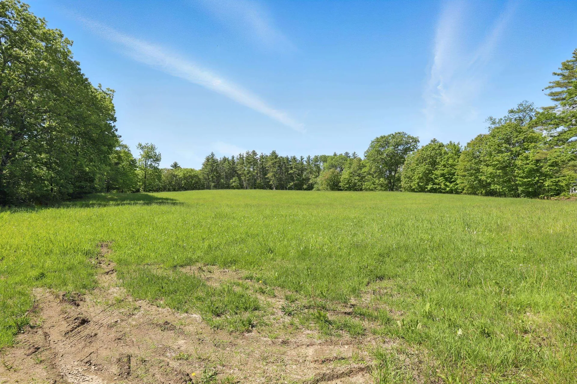 1580 Nh Route 129 Loudon NH 03307