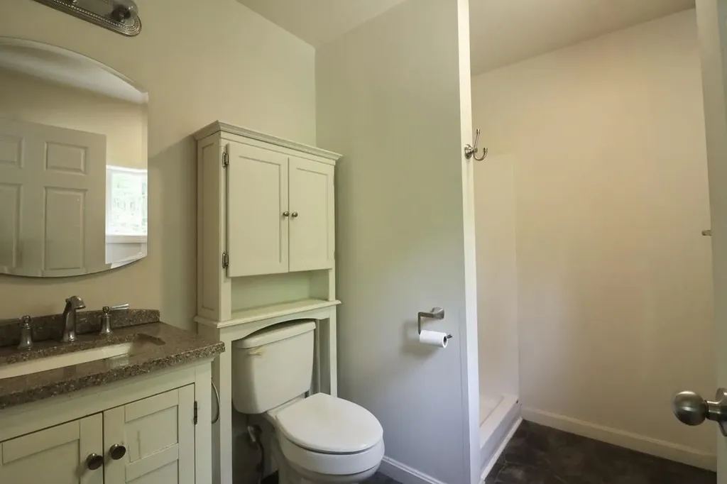 16 Donald Drive Raymond NH 03077