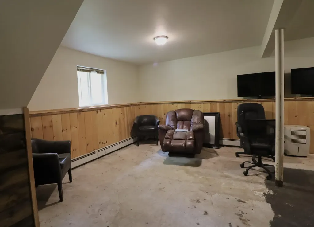 16 Donald Drive Raymond NH 03077