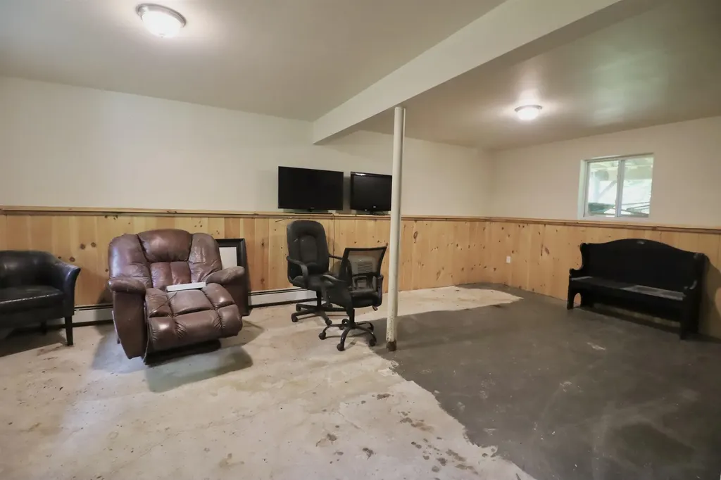 16 Donald Drive Raymond NH 03077