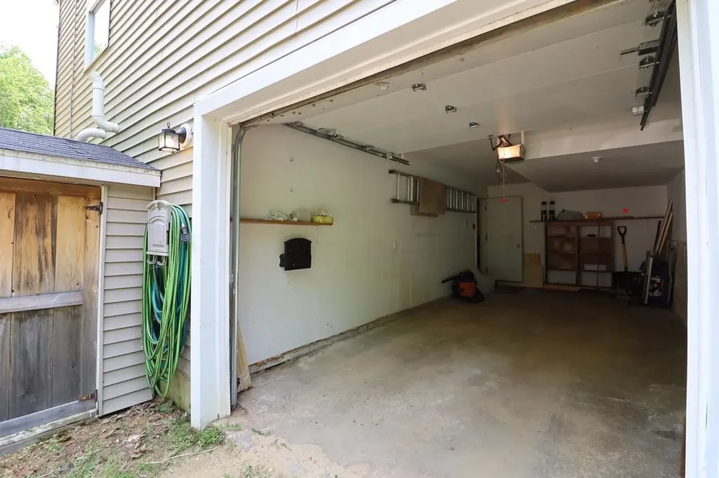 16 Donald Drive Raymond NH 03077