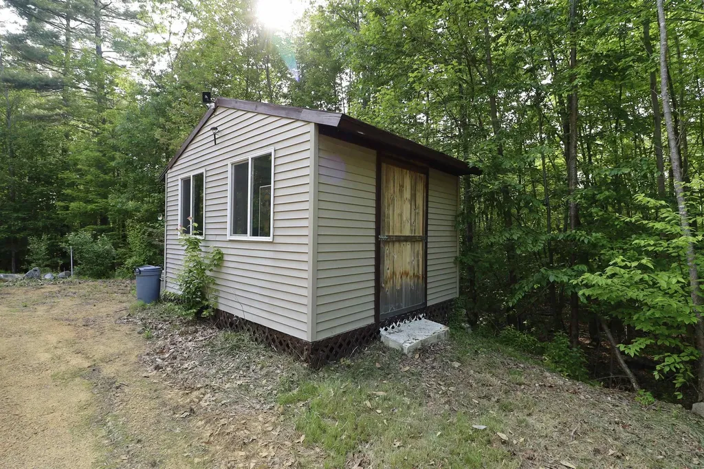 16 Donald Drive Raymond NH 03077