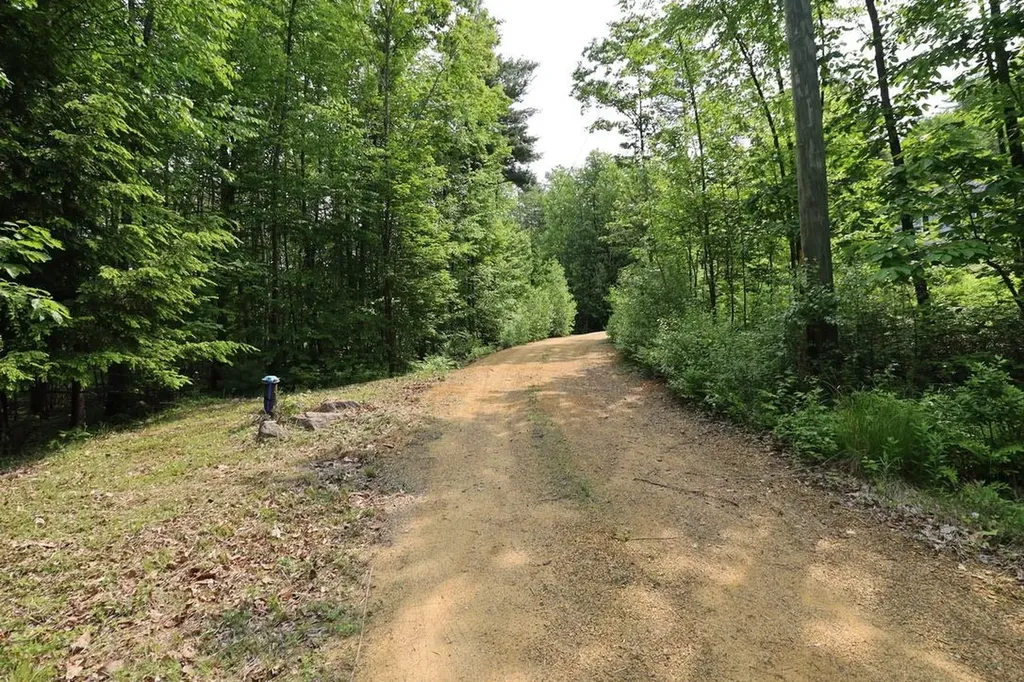 16 Donald Drive Raymond NH 03077