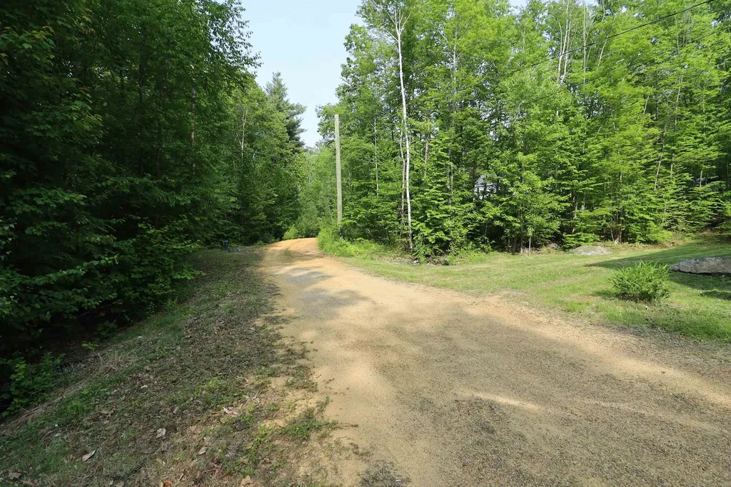 16 Donald Drive Raymond NH 03077