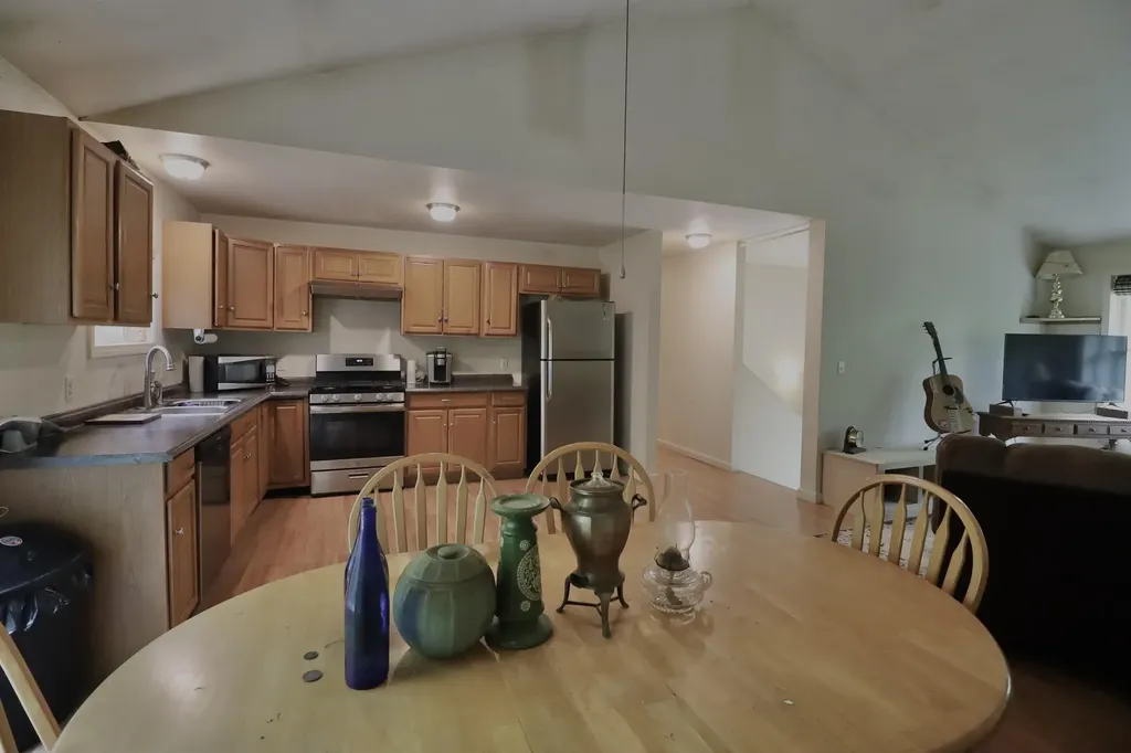 16 Donald Drive Raymond NH 03077