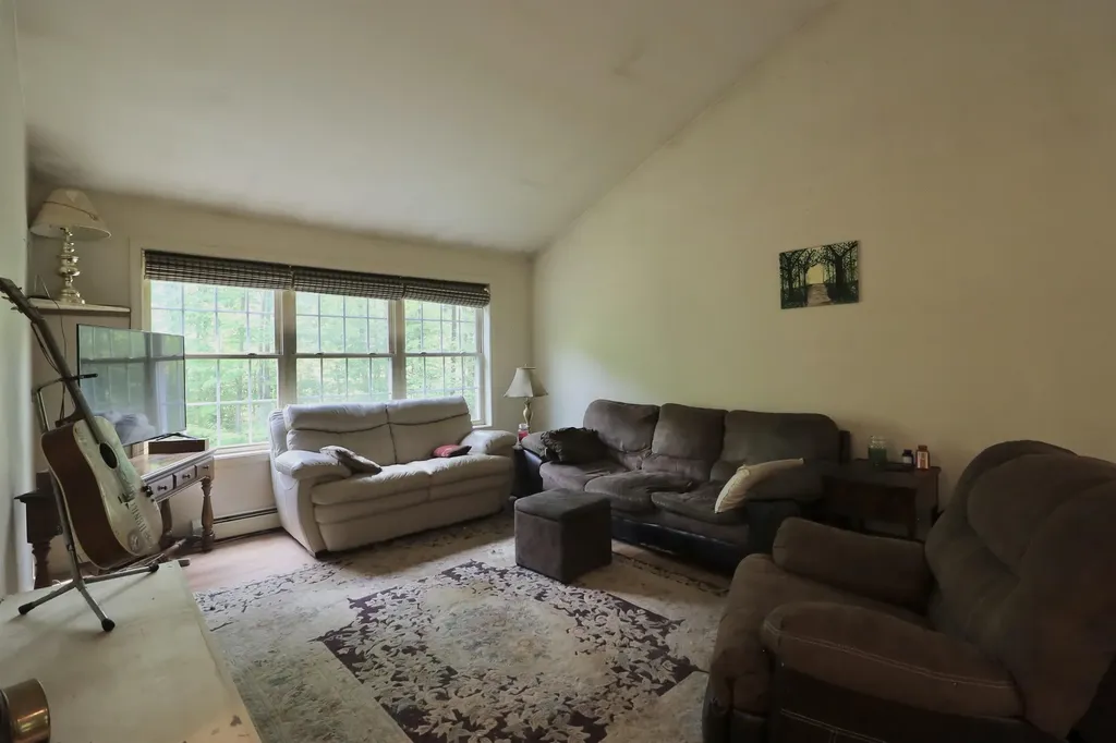 16 Donald Drive Raymond NH 03077