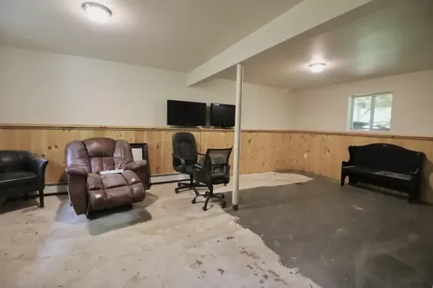 16 Donald Drive Raymond NH 03077