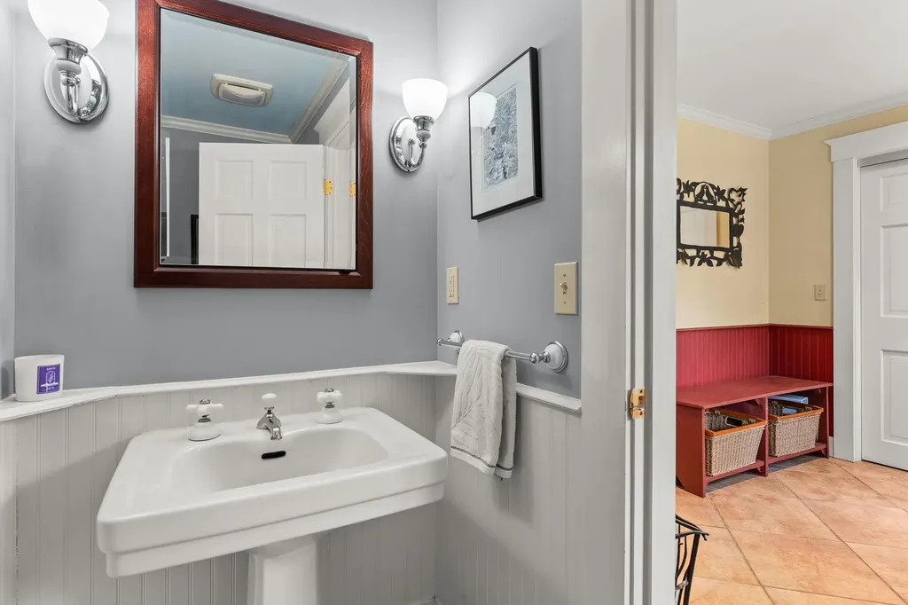 687 South Perry Road Barnard VT 05091