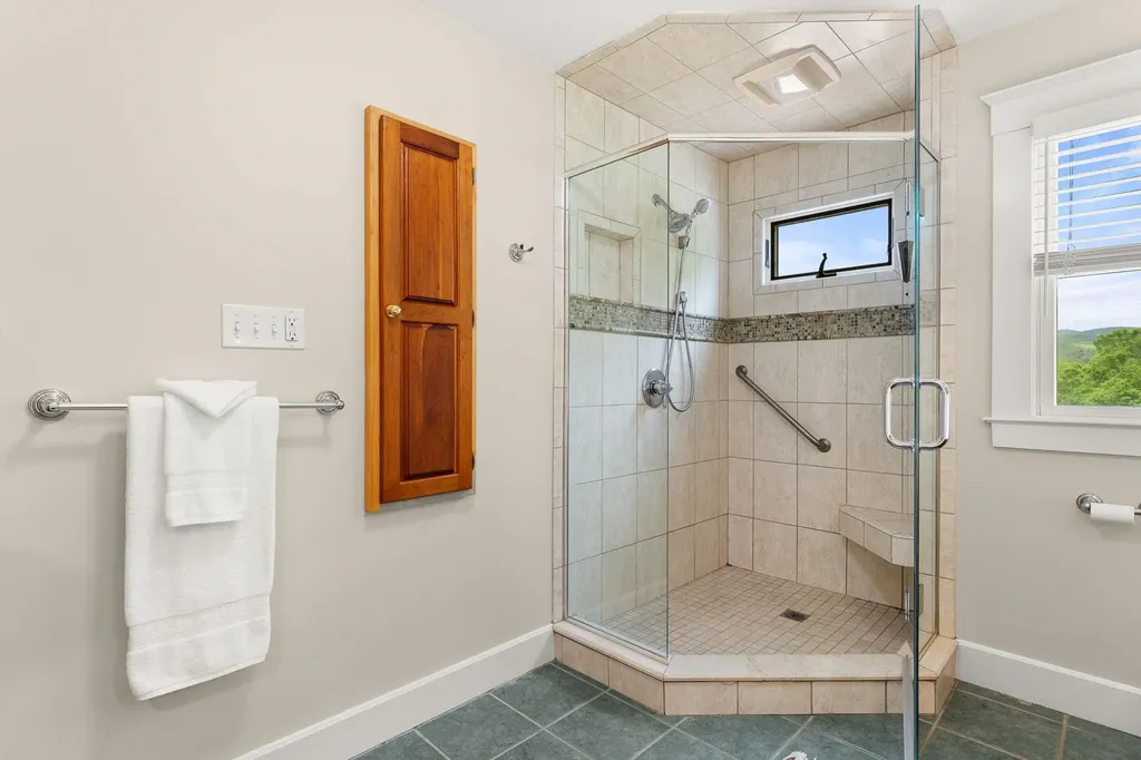 687 South Perry Road Barnard VT 05091