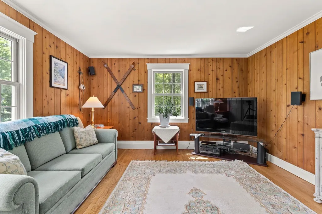 687 South Perry Road Barnard VT 05091