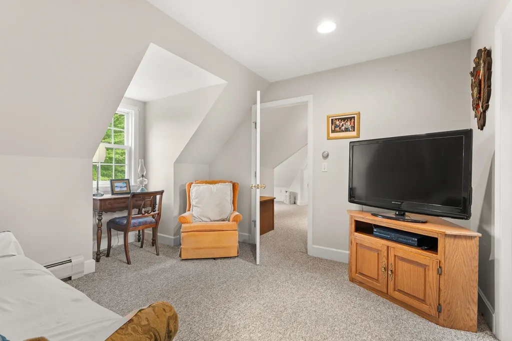 687 South Perry Road Barnard VT 05091