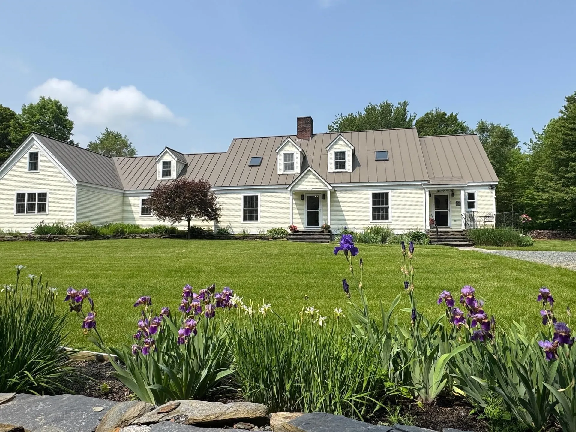 687 South Perry Road Barnard VT 05091