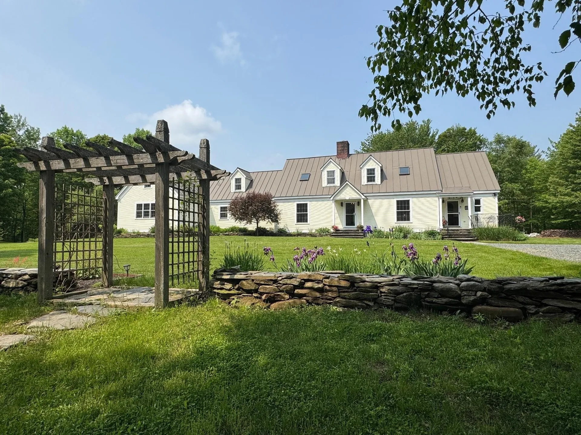 687 South Perry Road Barnard VT 05091