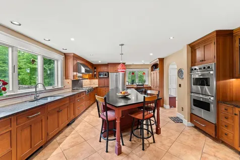 687 South Perry Road Barnard VT 05091