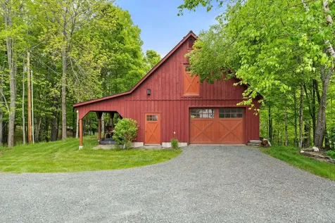 687 South Perry Road Barnard VT 05091