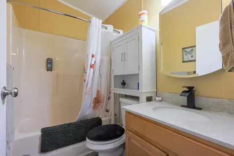 11 Flaghole Road Franklin NH 03235