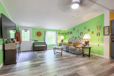 11 Flaghole Road Franklin NH 03235