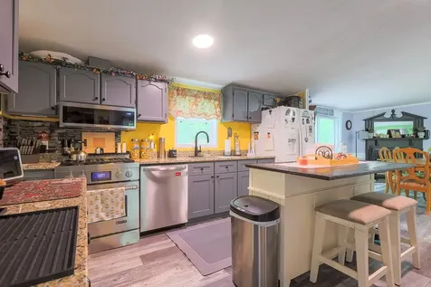 11 Flaghole Road Franklin NH 03235