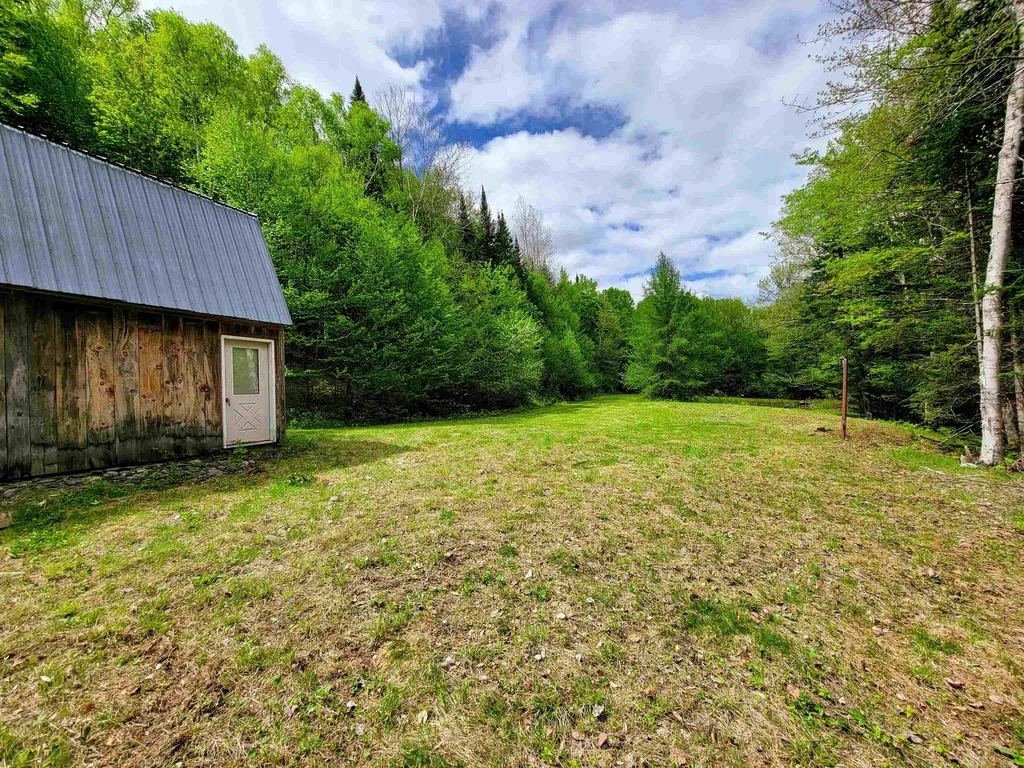 5897 Vt-102 Bloomfield VT 05905