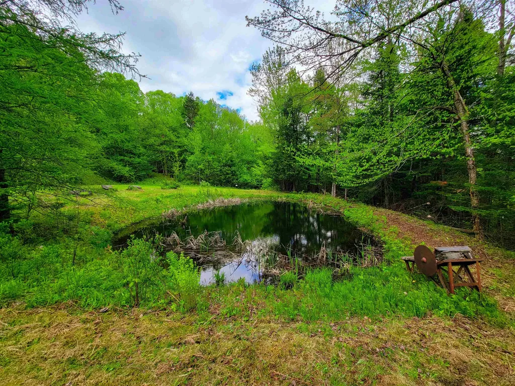 5897 Vt-102 Bloomfield VT 05905