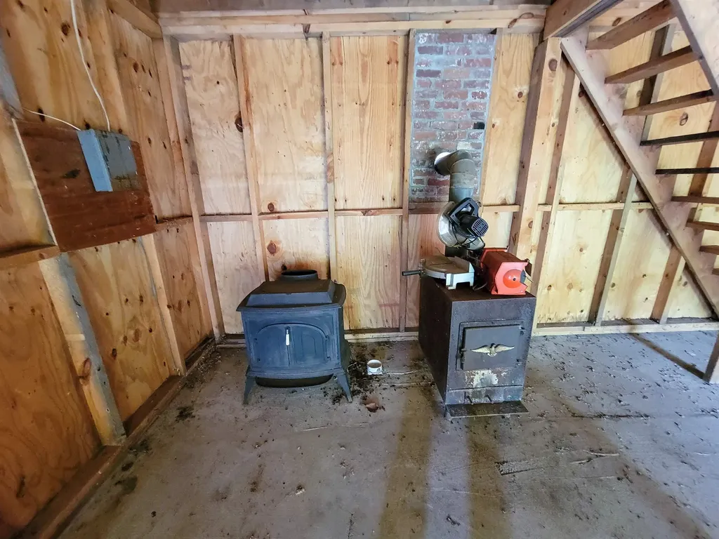 5897 Vt-102 Bloomfield VT 05905