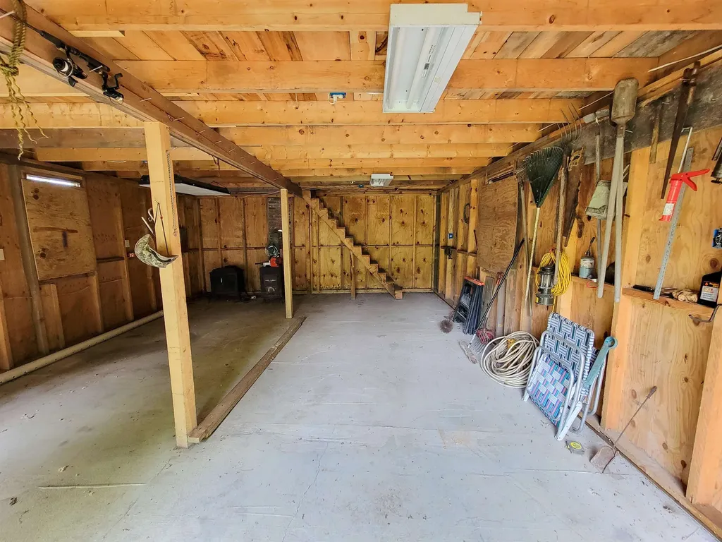 5897 Vt-102 Bloomfield VT 05905