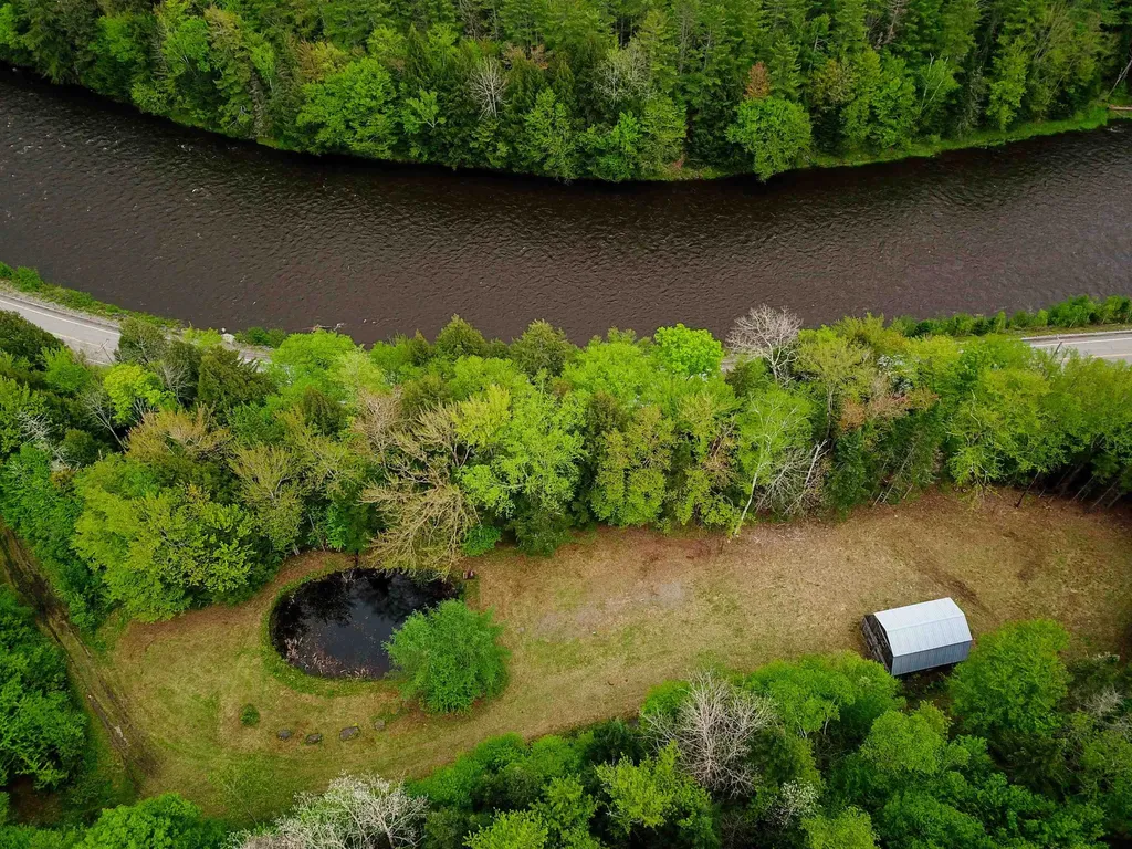 5897 Vt-102 Bloomfield VT 05905