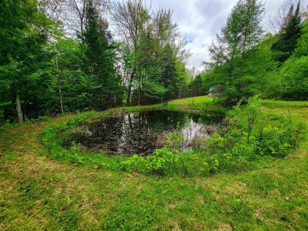 5897 Vt-102 Bloomfield VT 05905