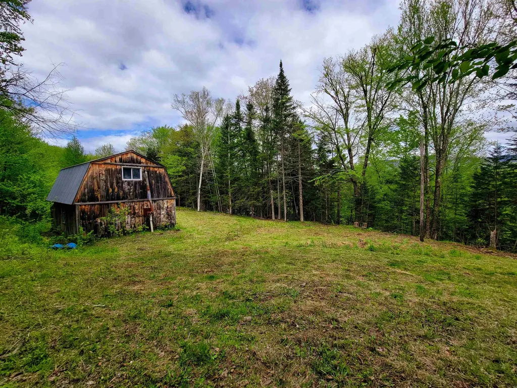 5897 Vt-102 Bloomfield VT 05905