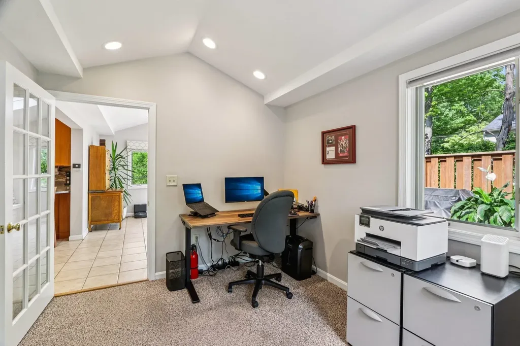 2 Warton Road Nashua NH 03062