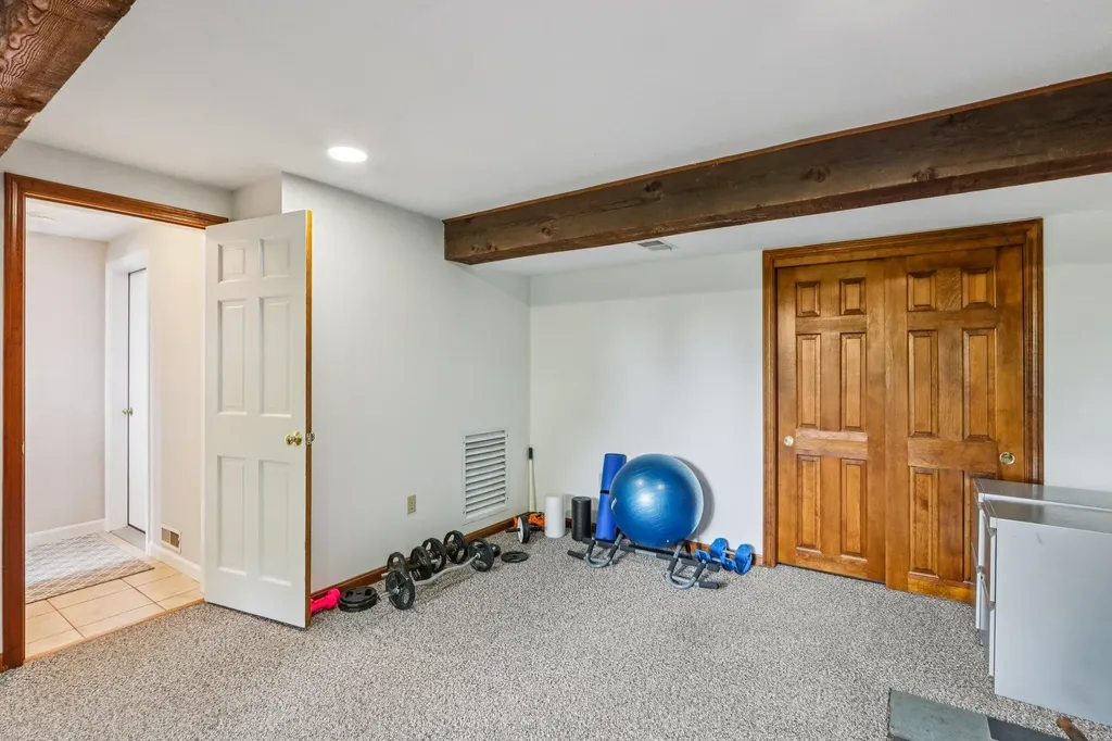 2 Warton Road Nashua NH 03062