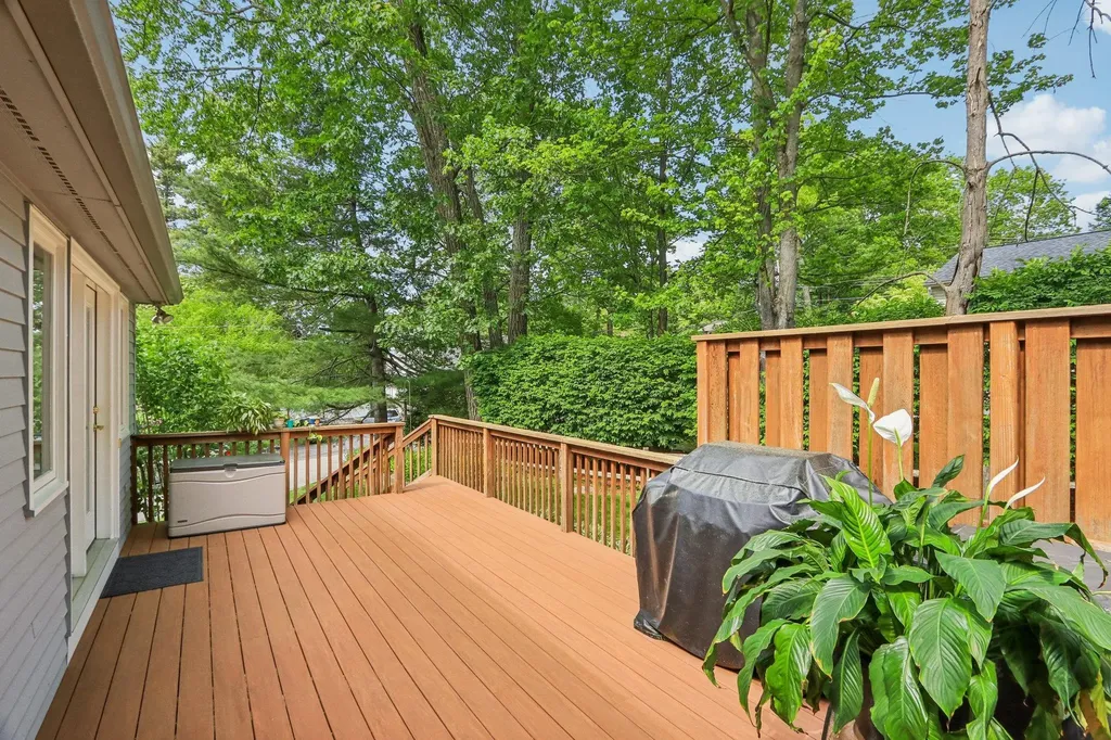 2 Warton Road Nashua NH 03062
